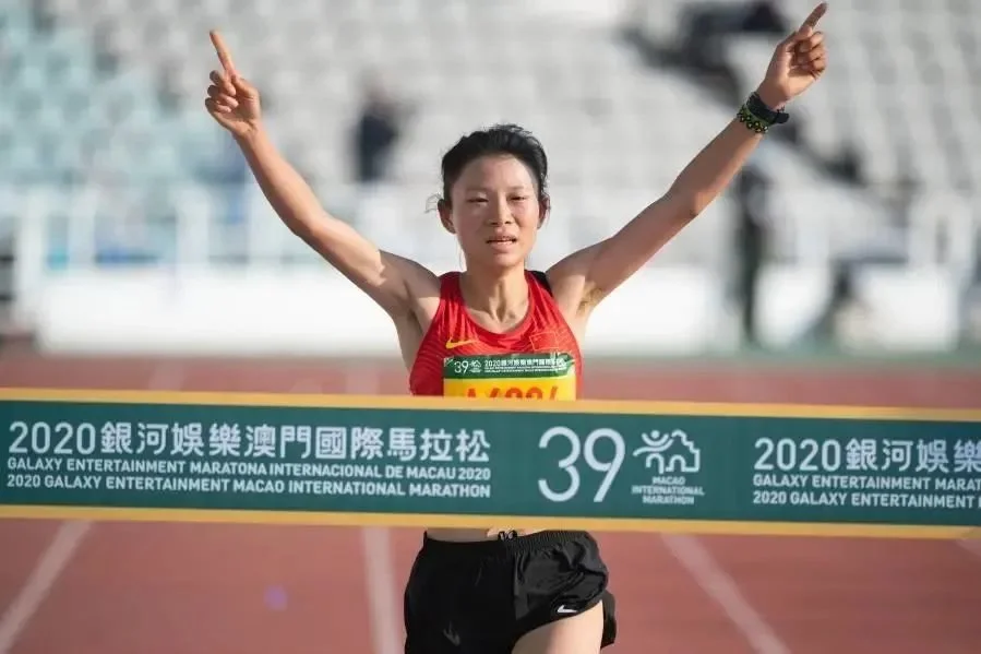 女子田径赛场上惊现黑马，冲击金牌热门