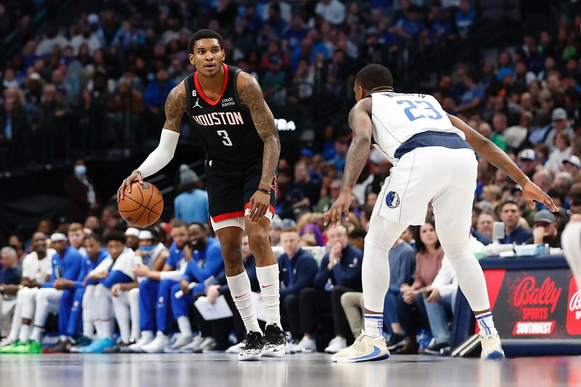 包含火箭逆转失败，外线远投不准致使失分失利的词条