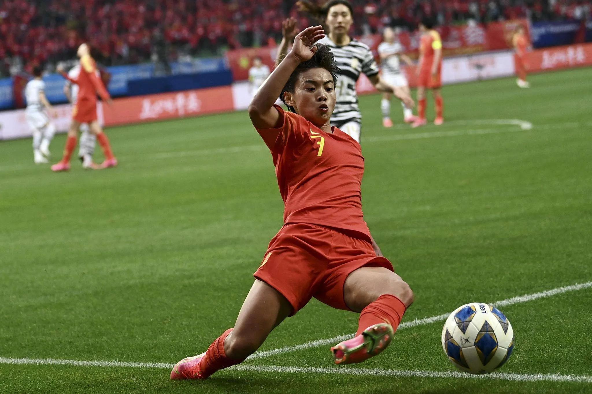 关于荷兰女足球员再创佳绩,国际赛事斩获冠军的信息 关于荷兰女足球员再创佳绩,国际赛事斩获冠军的信息