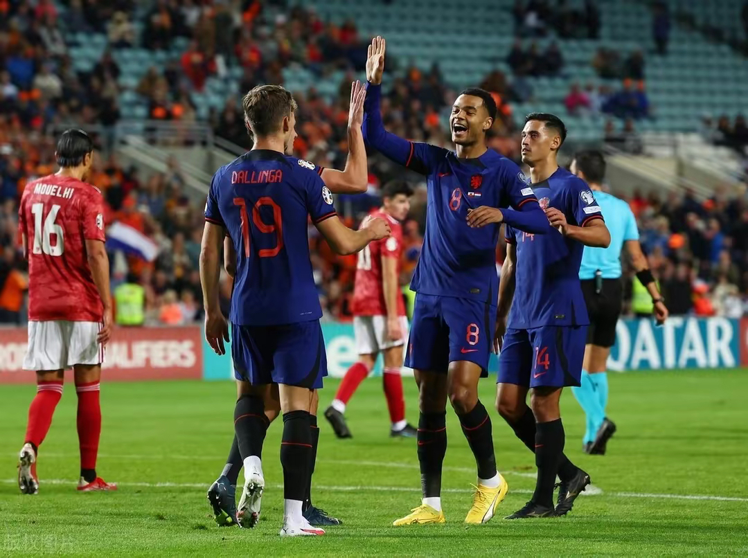 欧预赛赛场上演巅峰对决,谁能笑到最后的简单介绍 欧预赛赛场上演巅峰对决,谁能笑到最后的简单介绍