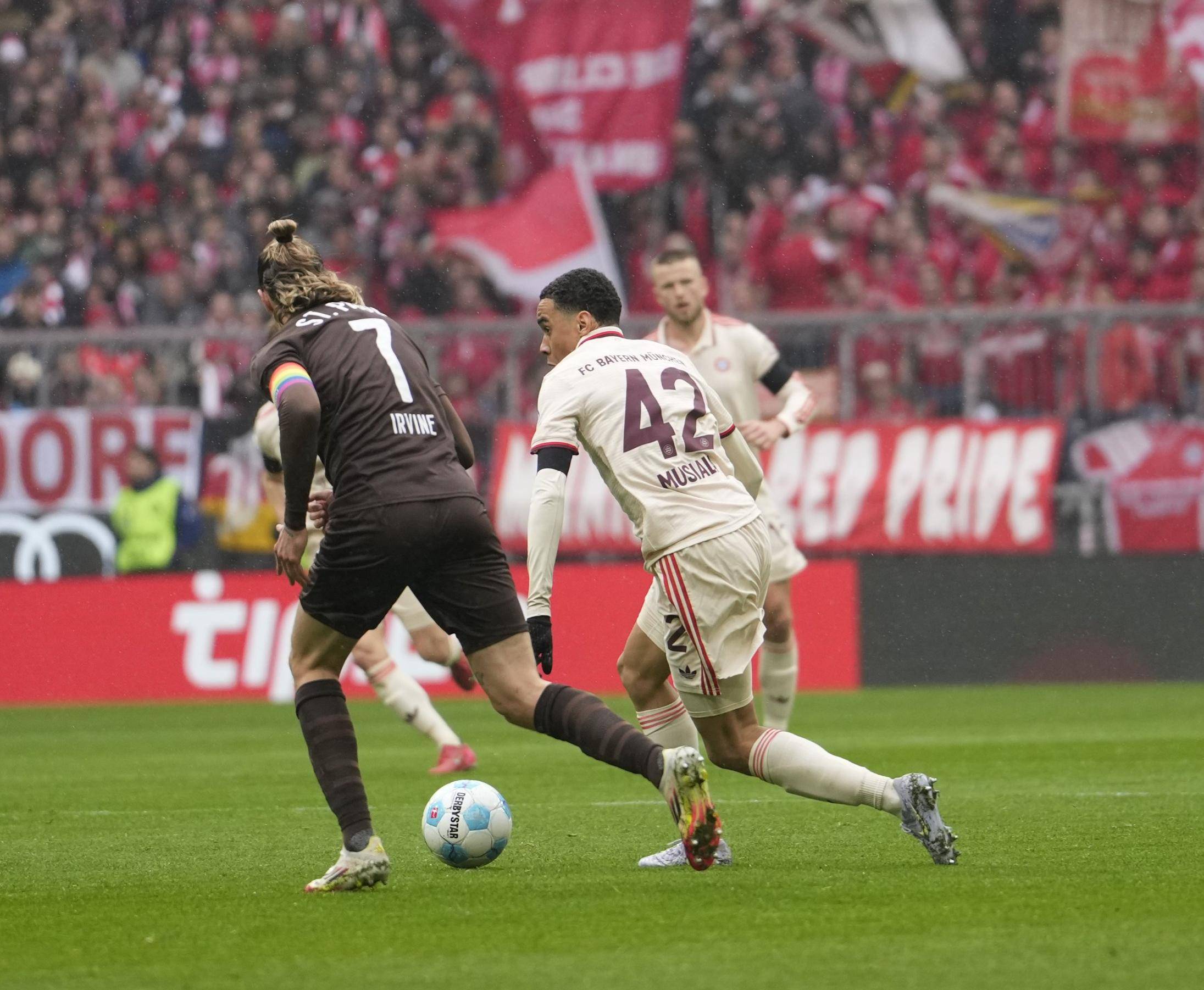 关于雷恩纳客场险胜,门将连续扑出精彩射手点球的信息 关于雷恩纳客场险胜,门将连续扑出精彩射手点球的信息