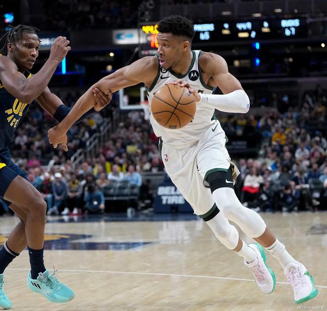 雄鹿淘汰活塞,字母哥轻松轰下41分 雄鹿淘汰活塞,字母哥轻松轰下41分